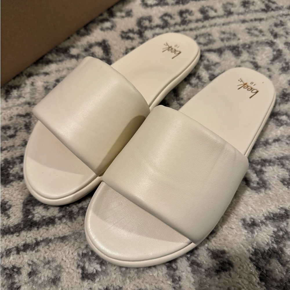 Beek Women's White Slide Sandals